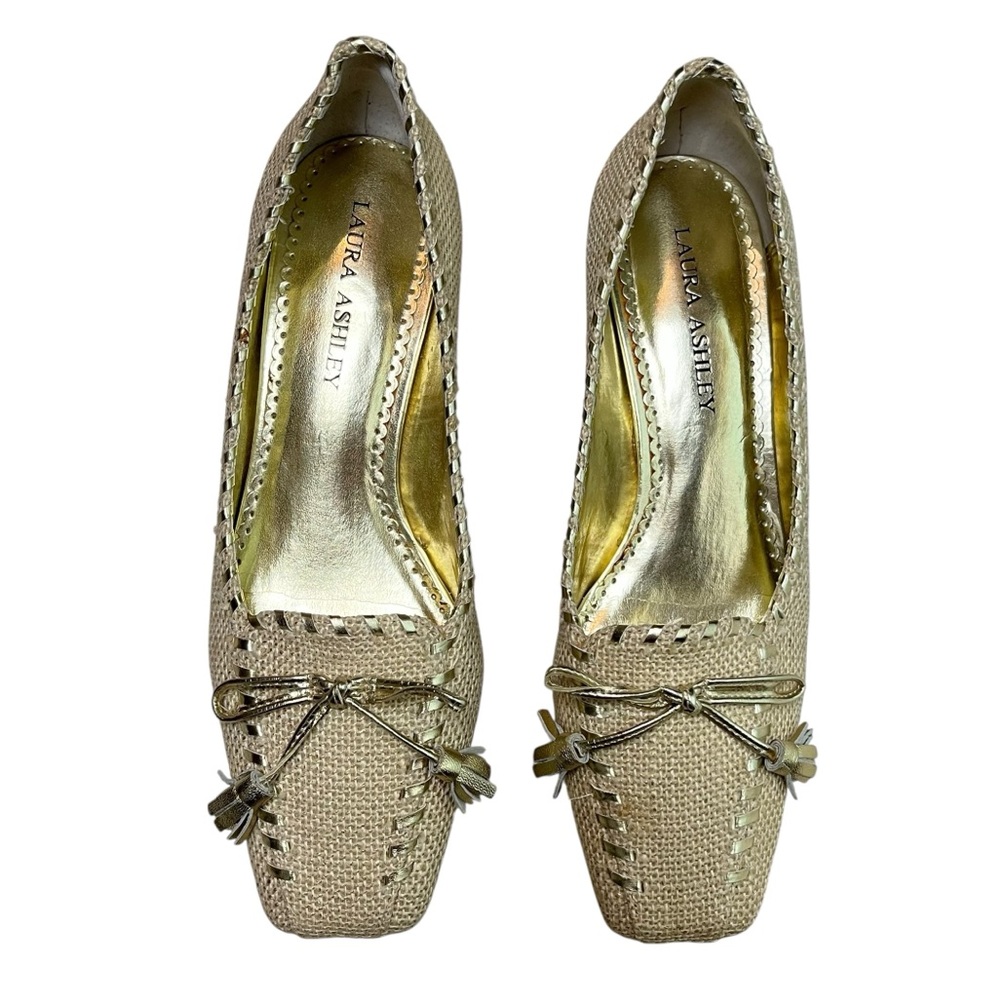 Vintage Laura Ashley Kitten Heel Pumps Gold Woven Fabric with Tassel Bow Size 6 - Picture 8 of 8